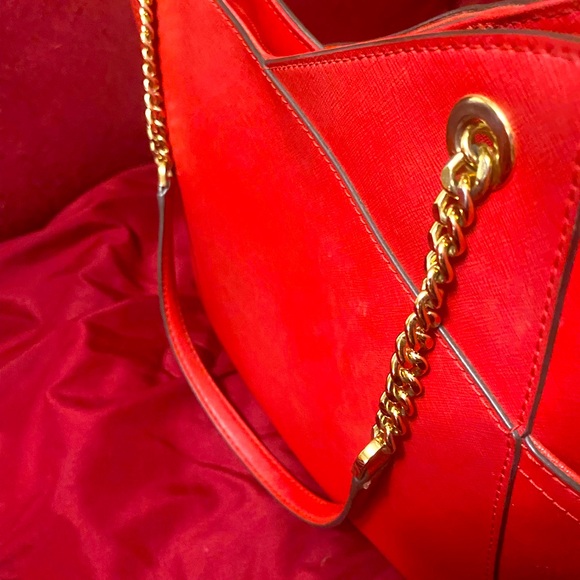 Michael Kors large purse, perfect condition. - Picture 2 of 2